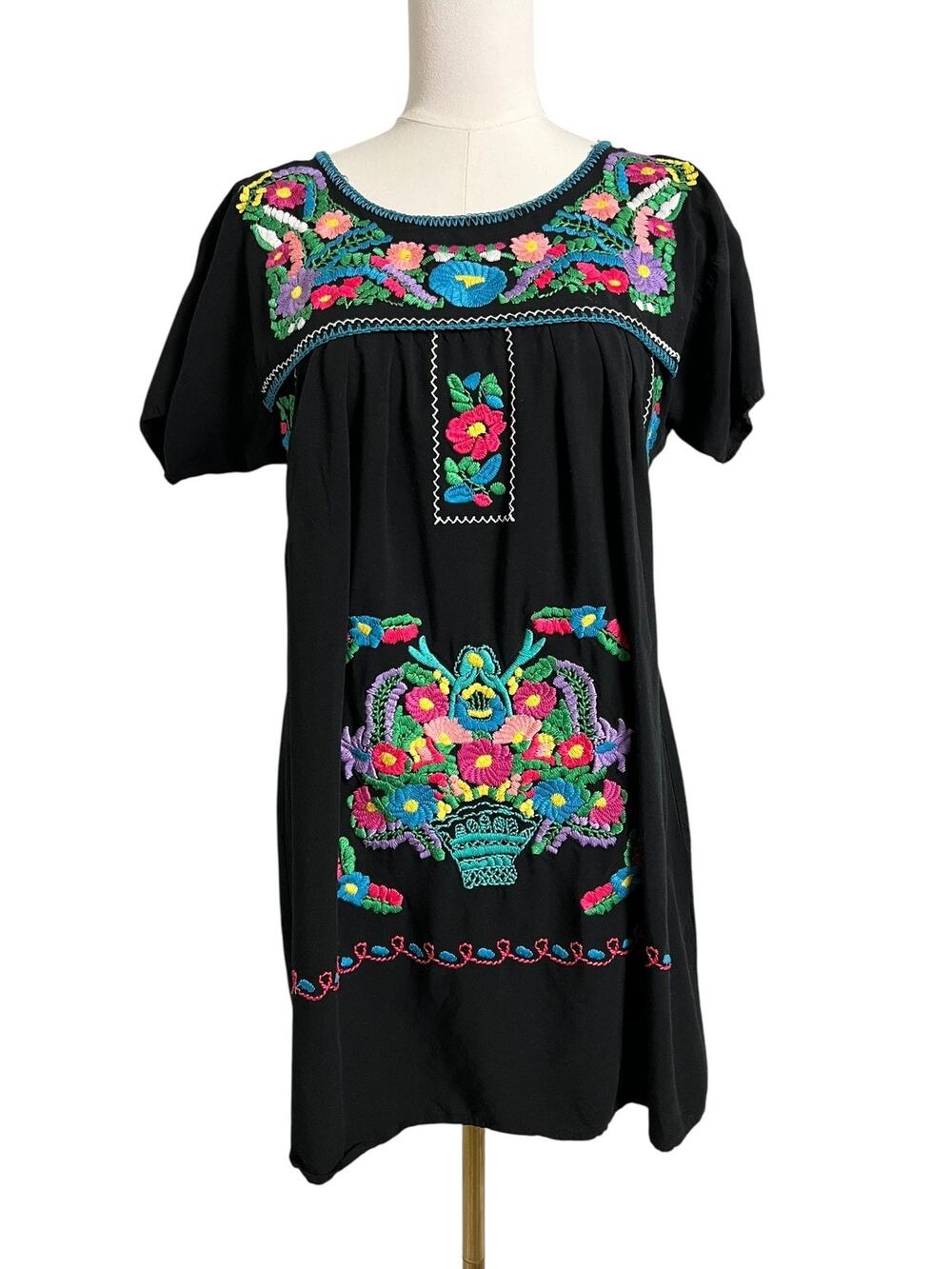 Izzy & Lola Embroidered Mini Dress Small Black Floral Boho Floral Cottagecore